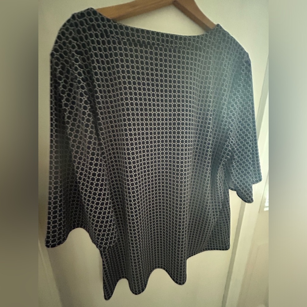 Ann Taylor Factory size XL office top. Blue and white design. Good for summer - Picture 2 of 7